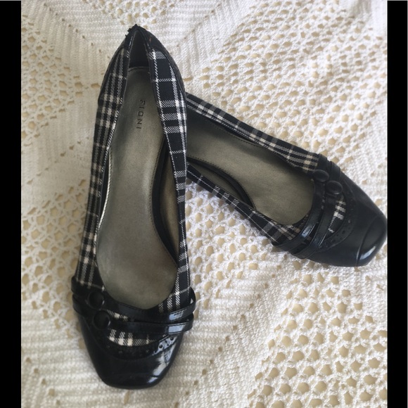 Shoes - Black and whites pumps for women
